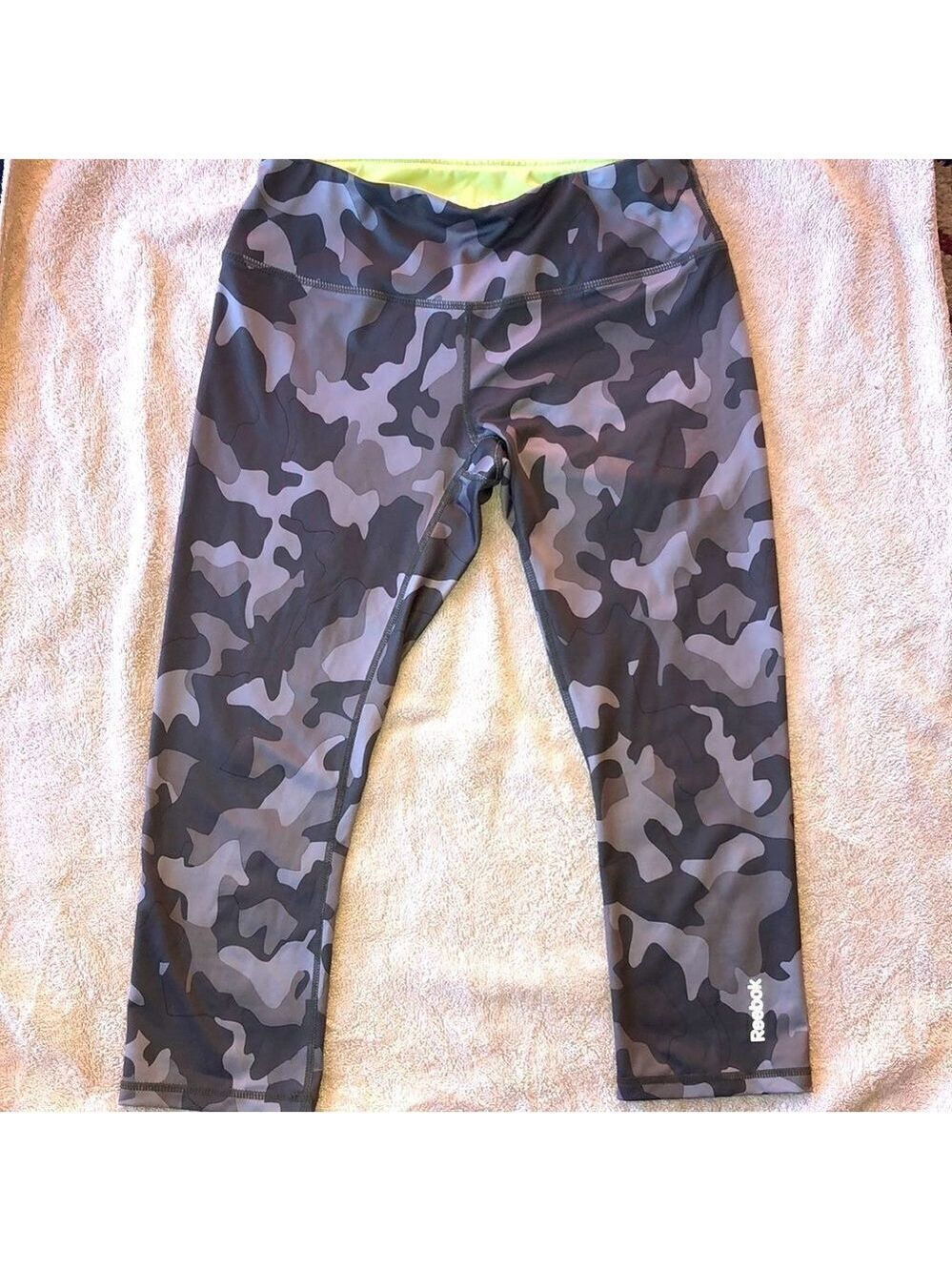 EUC Girls Small Reebok Camo Workout/Yoga Sports Leggings